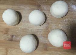 奶香黑芝麻小包子的做法图解6