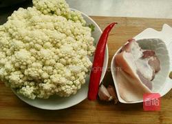 五花肉炒花椰菜的做法图解1