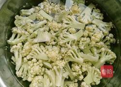 五花肉炒花椰菜的做法图解2