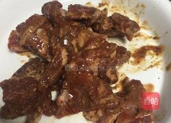 茶香牛仔骨的做法图解1