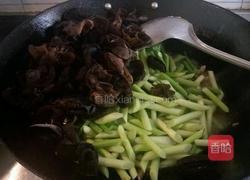 木耳炒蒜薹的做法图解9