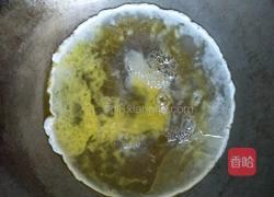 咸鸭蛋白炒青椒的做法图解5