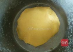 芝麻红薯糯米饼的做法图解7