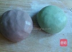 双色糯米团子的做法图解3