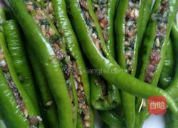 辣椒灌牛肉的做法图解2