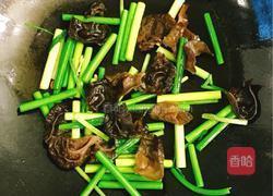 蒜薹木耳炒鸡蛋的做法图解9
