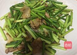 蒜苗炒咸肉片的做法图解3