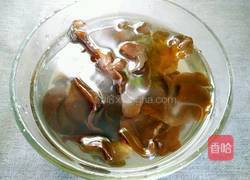 虾皮韭菜炒木耳的做法图解1