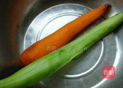 胡罗卜炒玉米的做法图解2