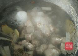 红烧肉炖豆角土豆的做法图解1