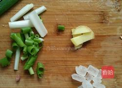 红烧肉炖豆角土豆的做法图解2