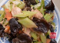 西芹肉片炒木耳的做法图解8