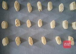 呆萌版蝴蝶酥的做法图解9