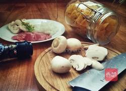 奶油蘑菇意面的做法图解2