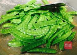 墨鱼炒荷兰豆的做法图解7