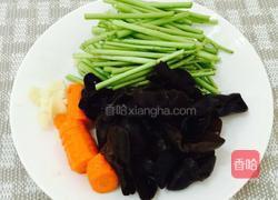 素炒泥蒿木耳的做法图解2