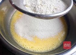 十寸戚风蛋糕的做法图解7