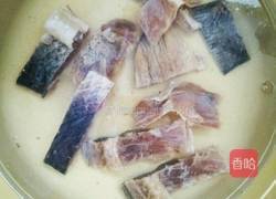 红烧咸鱼块的做法图解1