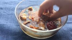 松茸排骨汤的做法图解4