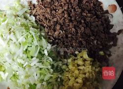 蒸饺（玫瑰花形）的做法图解5