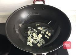 娃娃菜炒木耳的做法图解4