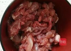蒜苗肉丝的做法图解2