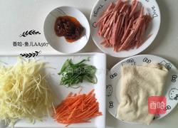 土豆丝卷煎饼的做法图解1