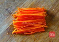 黄瓜胡罗卜煎蛋三明治的做法图解2