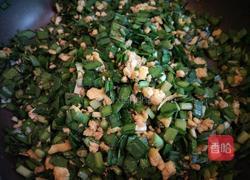 韭菜鸡蛋包子的做法图解4