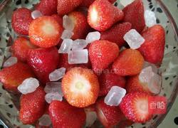 草莓罐头的做法图解2