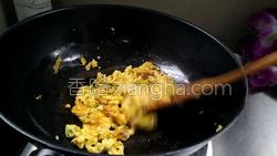 豌豆米炒鸡蛋的做法图解13