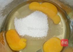 经典纸杯蛋糕的做法图解2