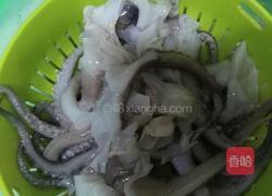 红烧带鱼鱿鱼的做法图解1