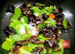 农家炒莴笋的做法图解10