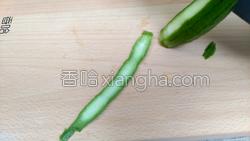 丝瓜烩油条的做法图解1