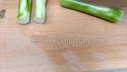 丝瓜烩油条的做法图解2