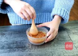 快手凉拌菜之芝麻酱拌墨鱼丸的做法图解4