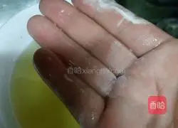 Illustration of how to make dough sugar cake 6