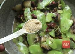 莴笋炒腊肉的做法图解15