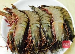 香煎美极斑节虾的做法图解1