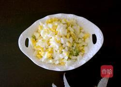鸡蛋牛油果的做法图解3