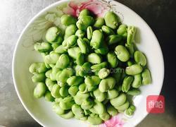 辣肠炒蚕豆的做法图解1