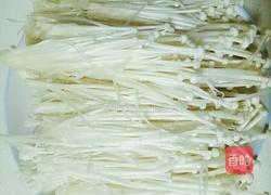 白灼金针菇的做法图解1