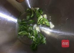 清炒黄瓜苗的做法图解3