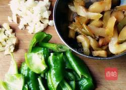 榨菜鸡胗花的做法图解1