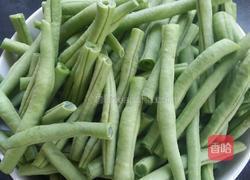 排骨炖豆角的做法图解1