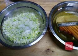 葱香油饼的做法图解2