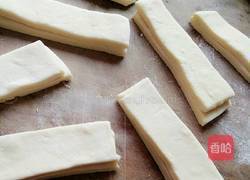 油条的做法图解5