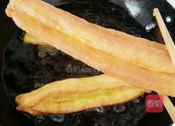 油条的做法图解9