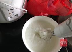 原味戚风蛋糕的做法图解3